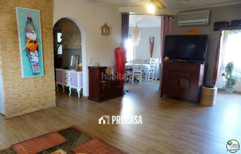 Foto c4ece116-85c1-41f1-af8f-3ce7599ae1fe. Pis amb aparcament a Carmençó Empuriabrava