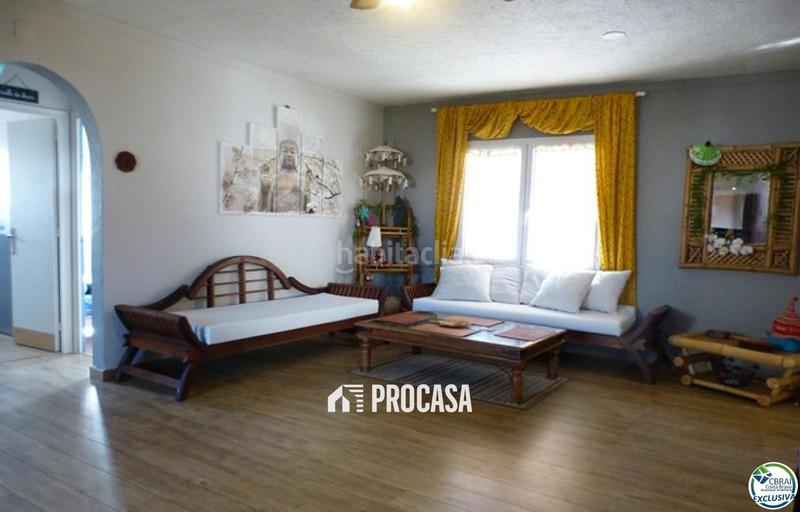 Foto caaa0680-82c0-4a06-9b06-351e083e1888. Pis amb aparcament a Carmençó Empuriabrava