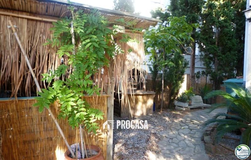 Foto eb73fcae-9025-470d-9189-1e934d131a80. Pis amb aparcament a Carmençó Empuriabrava