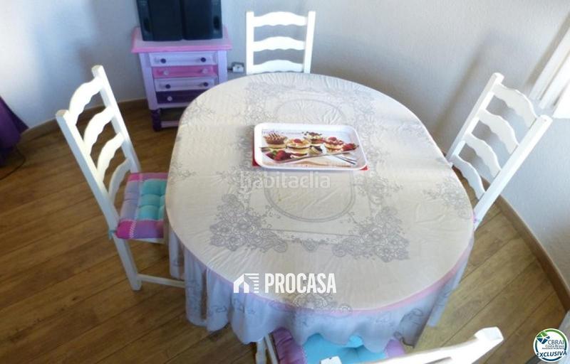 Foto f32a853b-a723-449c-b953-2f2a1dcaee59. Pis amb aparcament a Carmençó Empuriabrava