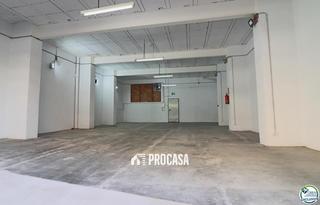 Local Comercial  Salvador dali. Local en calle principal de 116 m2 en el centro de figueres