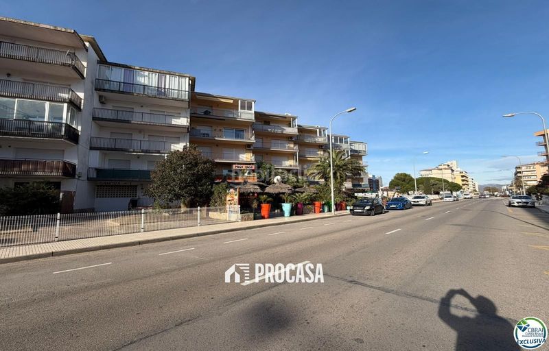 Foto bc41b3b9-1a81-4c4f-ae0f-cb585f433b39. Pis amb calefacció aparcament a Santa Margarida Roses