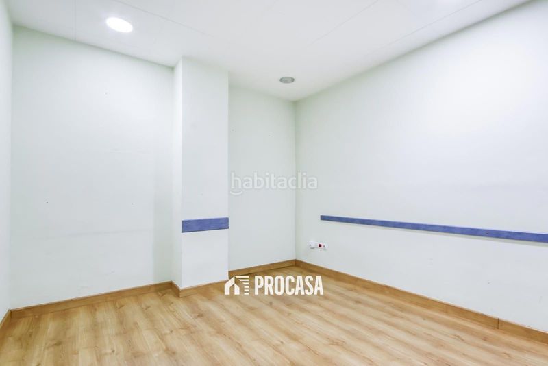Foto 18dbf30e-198b-4db1-9346-4ce4509a8f9c. Local comercial a Centre Roses