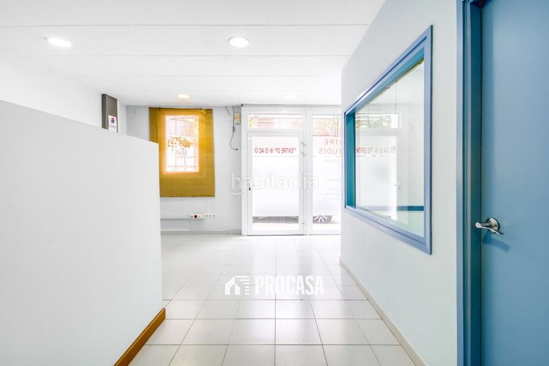 Foto daa83608-9c20-45cf-b860-eb1c80b4326e. Local comercial a Centre Roses