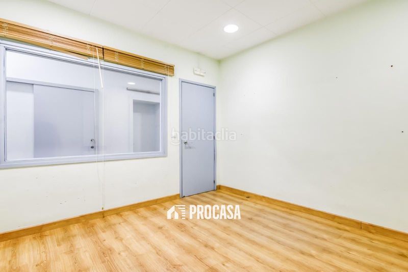 Foto e5ddb9a7-8173-4228-bd97-50293eb2b02e. Local comercial a Centre Roses
