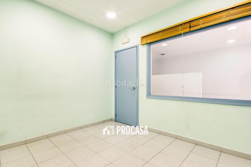 Foto ee9c3d54-6f5b-45bb-814f-46f243d5f921. Local comercial a Centre Roses