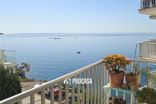 Pis  De canyelles. Luminoso piso con vistas al mar en el faro de roses