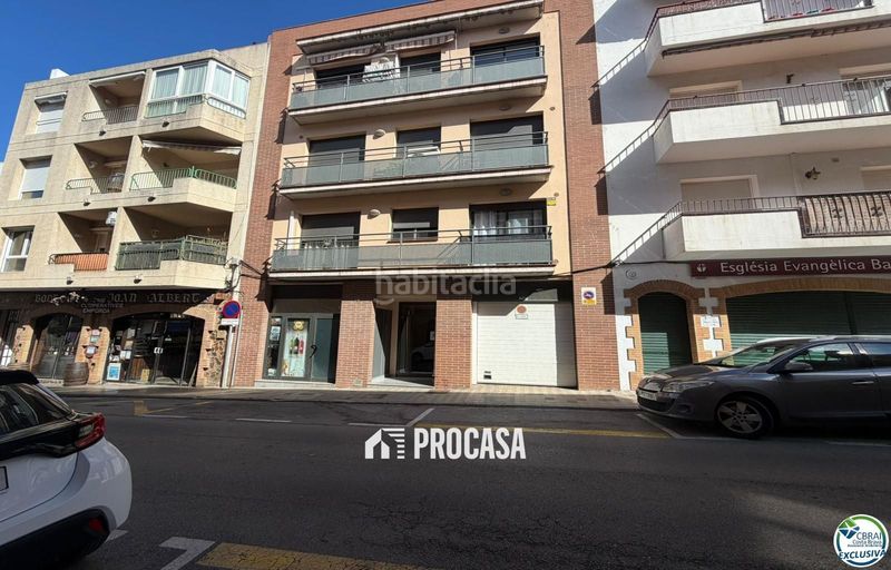 Foto 1c7d2148-ccf4-4cf0-b93b-940aa35e79a5. Pis amb aparcament a Centre Roses