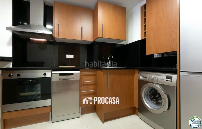 Foto b4d695d7-22d7-4217-924e-bfef4d94ecfb. Pis amb aparcament a Centre Roses