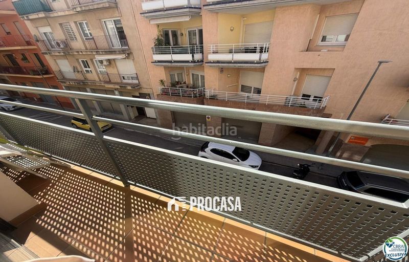 Foto dc8edb81-11bb-4bd5-b8cd-f0b061a4fbf1. Pis amb aparcament a Centre Roses