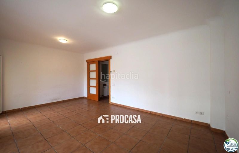 Foto d1c0bcbe-ef71-4d90-9058-ff6350003624. Pis amb calefacció a Centre Roses