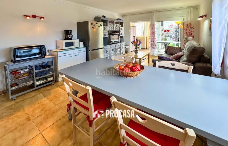 Foto e100ae44-e7a7-4ae9-b7e7-38f34d379013. Pis amb calefacció aparcament a Santa Margarida Roses