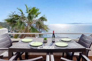 Xalet  Joan timoneda. Casa adosada con licencia turística, vistas al mar y estudio ind