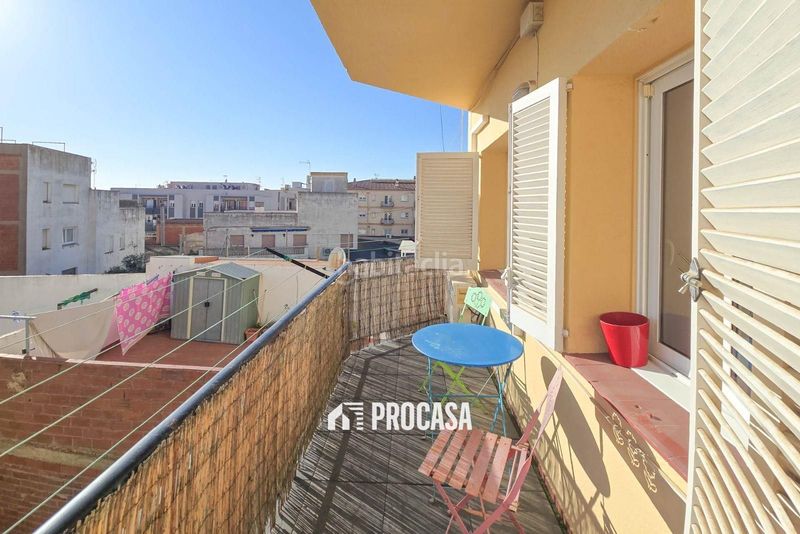 Foto 457ffd0e-314f-432f-b3d6-d0997985f5da. Pis amb calefacció aparcament a Centre Roses