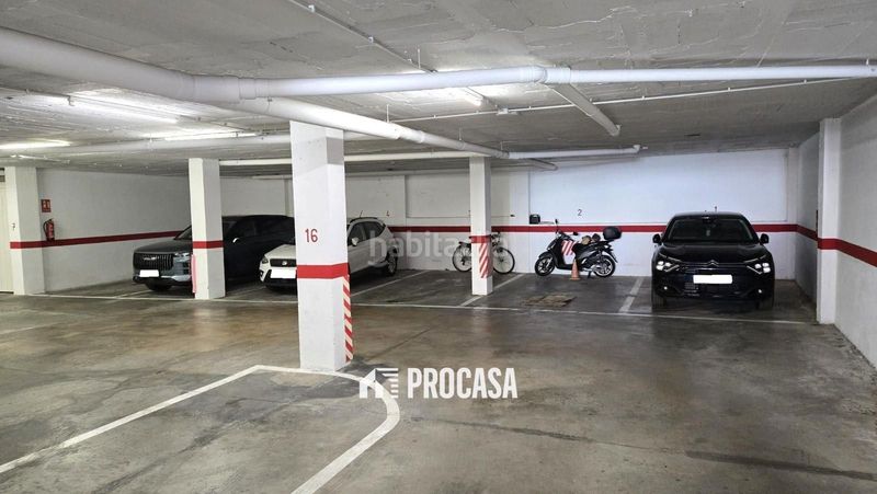 Foto f1c319dd-ac40-48f1-b484-cebba27efcdf. Pis amb calefacció aparcament a Centre Roses