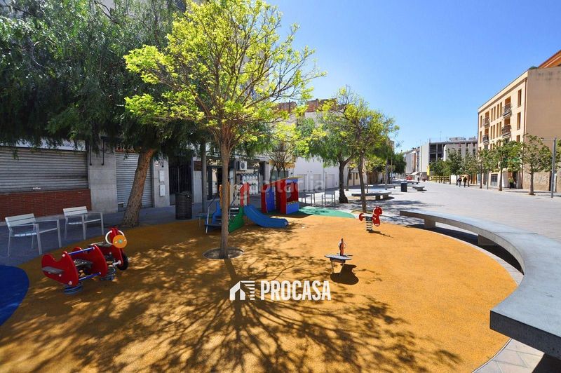 Foto fe7bf8e9-7335-4b43-a37a-1a54c42d01f1. Pis amb calefacció aparcament a Centre Roses