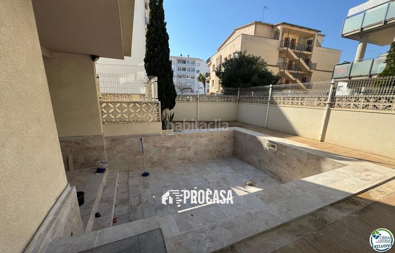 Foto 75aa1f27-f558-40aa-8d79-57285e8382b9. Pis amb calefacció aparcament piscina a Santa Margarida Roses