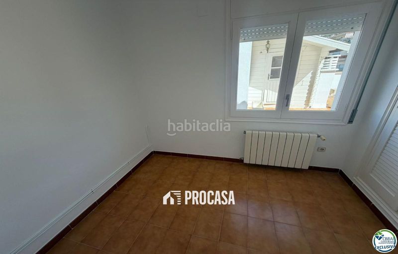 Foto 9afeaf2d-d644-4f14-bfb1-25ef8d9f1026. Pis a Centre Roses