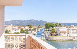 Appartement  Port emporda. Amplio apartamento de 3 habitaciones con terraza panorámica, ama