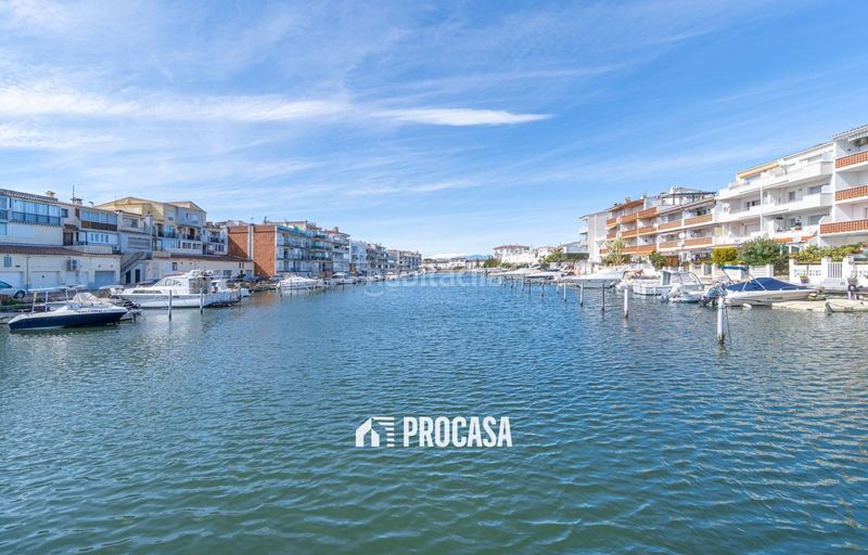 Foto 5316d214-f71d-4a4a-b62a-8e818dd2c492. Pis amb calefacció aparcament a Port Banyuls - Port Alegre - Port Empordà Empuriabrava