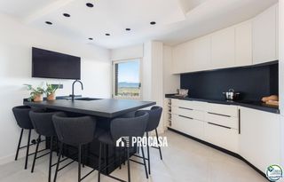 Pis  Salinesles. Ático en carrer montgó, 1, eixample  horta capallera, figueres