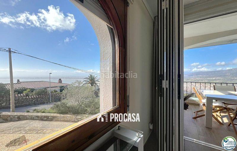 Foto 350e361e-621d-4e72-8a7c-ccf7af7ba2f3. Pis amb aparcament piscina a Puig Rom-Canyelles-Almadrava Roses