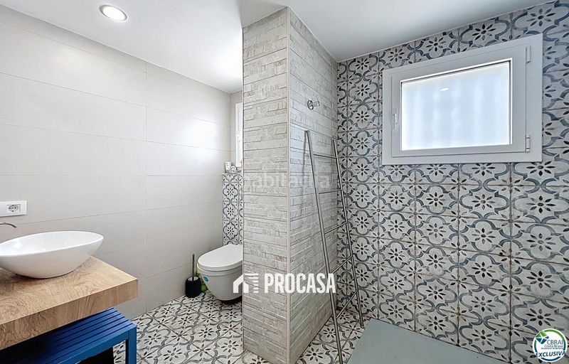 Foto fabb105b-1511-434e-90d2-eaf0619c874b. Pis amb aparcament piscina a Puig Rom-Canyelles-Almadrava Roses