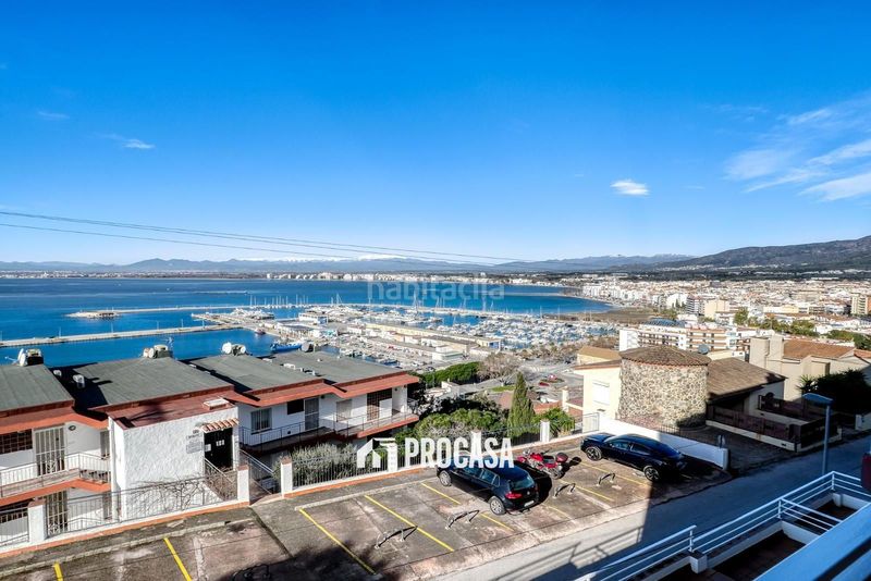 Foto 50280cc4-d6d9-49e4-854a-5f3dc1f7e2bb. Pis amb calefacció aparcament a Puig Rom-Canyelles-Almadrava Roses