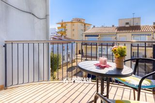 Appartement  Calderon de la barca. Bonito apartamento a 100 metros del mar en la zona de salata, ro