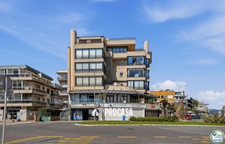 Pis  Gola de l éstany. Exclusivo apartamento frente de la playa, 95 m2 y parking