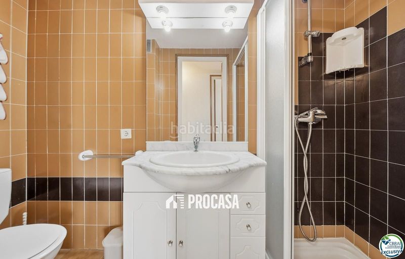 Foto bbaac4d8-c301-49f1-ab5b-7a7c025e7c23. Pis amb calefacció aparcament a Santa Margarida Roses