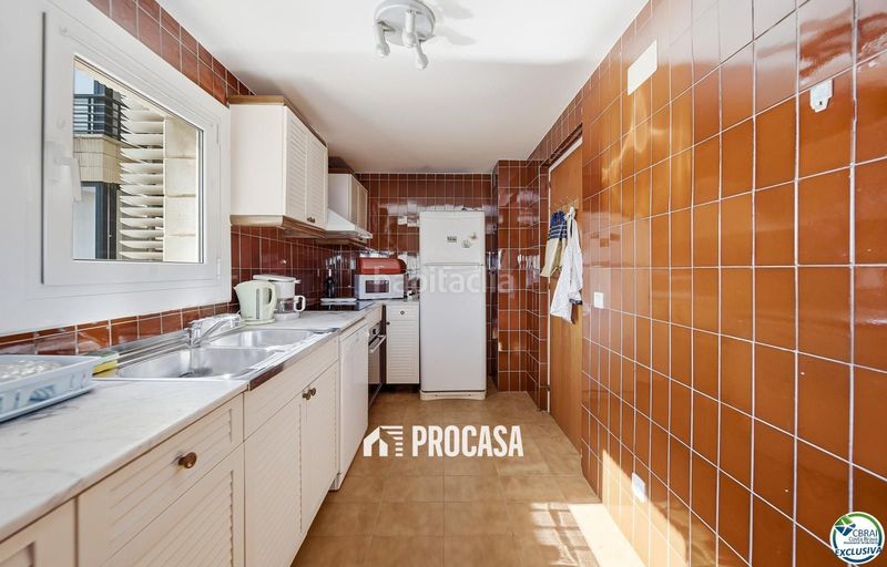 Foto ef4c4b6f-9fad-4ef3-af1c-5080c14d9c67. Pis amb calefacció aparcament a Santa Margarida Roses