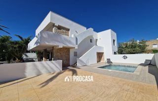 Pis  Badia. Apartamento exclusivo con piscina a pocos pasos de la playa, emp