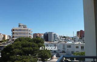 Piso  De la platja. Apartamento luminoso con licencia turística y parking a 700 m de
