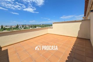 Pis  Taure. Ático dúplex con terraza panorámica en figueres
