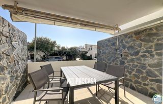 Flat  Poblat tipic. Apartamento renovado con licencia turística en el centro de empu
