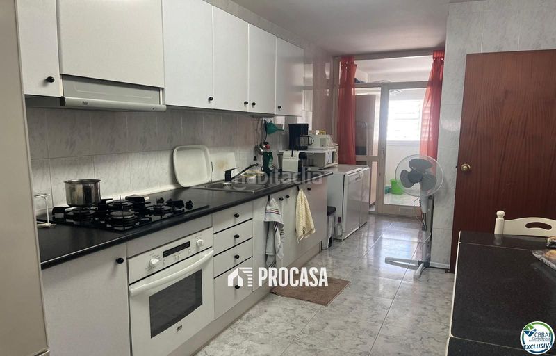 Foto ba8c710f-adce-406f-a6b9-9d19664d8a98. Pis amb calefacció a Centre Roses