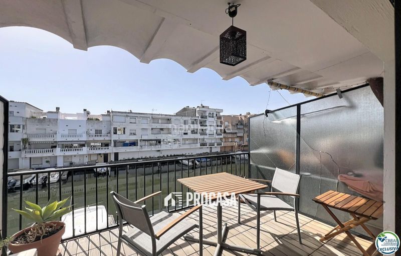 Foto 71ac67af-ed70-4b01-9f2d-17dcd2abf1d6. Pis amb aparcament a Alberes Empuriabrava