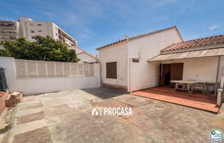 Chalet  Argentera. Casa adosada con terreno propio para renovar a su gustomas mates