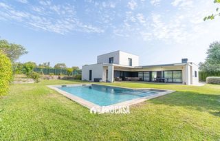 Chalet  Rodamilans. Elegancia y exclusividad en el golf de peralada