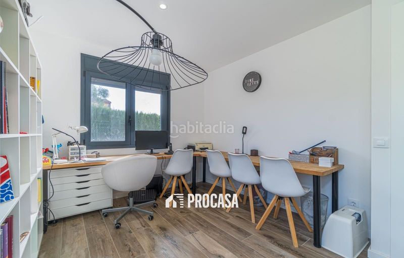 Foto b1d9f790-4722-4283-a2b7-8099f43e7420. Xalet amb aparcament piscina a Peralada