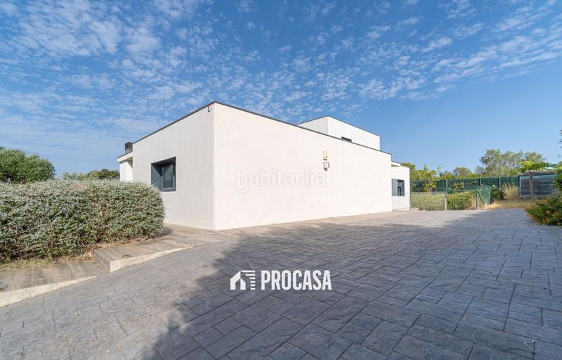 Foto c63fbe5d-5cd6-48f5-acfb-b11708b9f0ba. Xalet amb aparcament piscina a Peralada