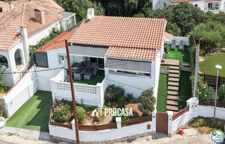 Chalet  Cordova. Casa con licencia turística, piscina y vistas a la bahía de rose