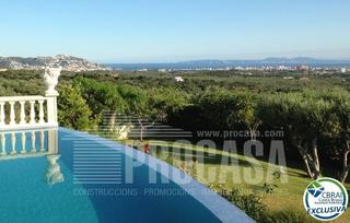 Finca rústica a Palau-saverdera. Parcelas en venta en palau saverdera