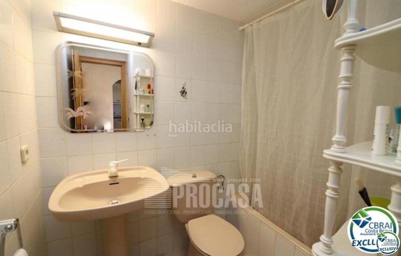 Foto 3e456d8e-bed7-4973-bc88-d159323c5452. Piso precioso y amplio apartamento de dos dormitorios cerca de la playa en Empuriabrava