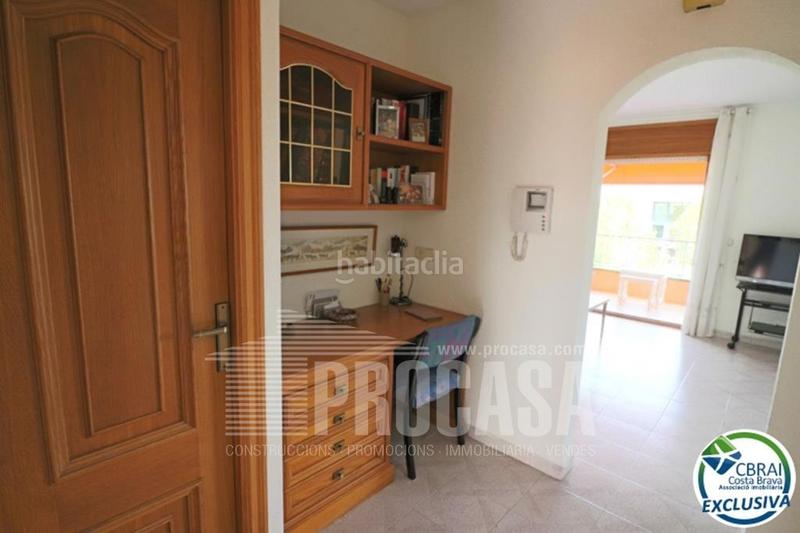 Foto bda75a1a-d892-4c78-baab-0f843163d85b. Piso precioso y amplio apartamento de dos dormitorios cerca de la playa en Empuriabrava