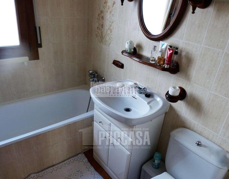 Foto 47f79fc8-623d-42a3-bad8-06c23604a55d. Chalet casa de pescador con garage y amarre para velero 11.5x5 en Empuriabrava