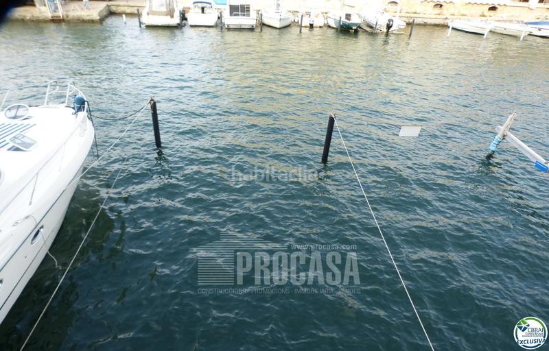 Foto b448fafb-199a-4b65-b9e8-45b145e5ba37. Chalet casa de pescador con garage y amarre para velero 11.5x5 en Empuriabrava