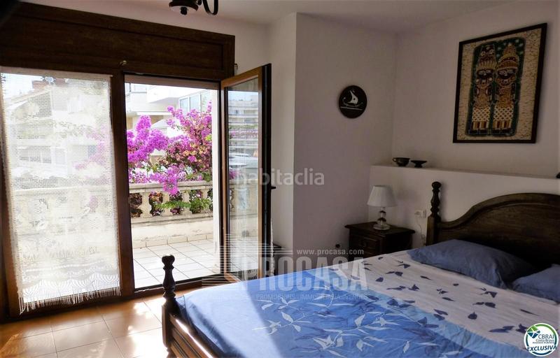 Foto cd16bda6-366a-40b8-9d1f-e702b8fd1818. Chalet casa de pescador con garage y amarre para velero 11.5x5 en Empuriabrava
