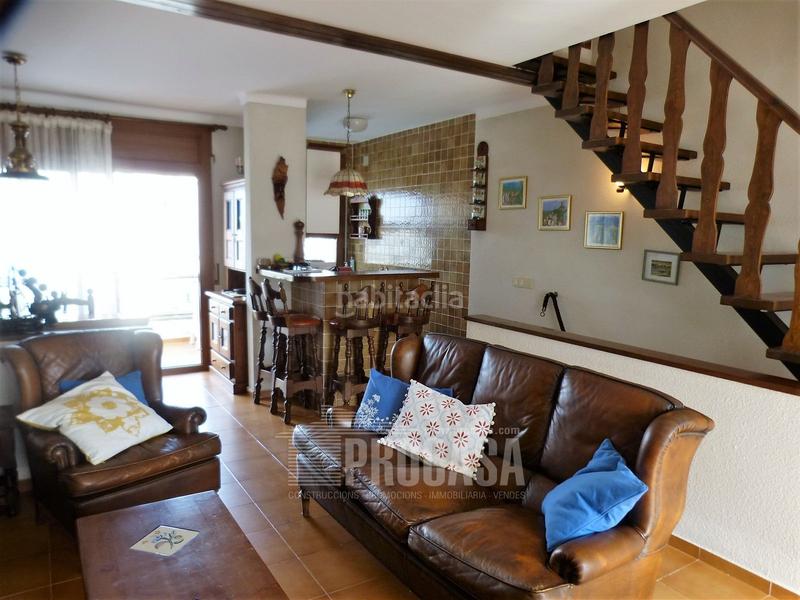 Foto e6a01da7-de41-4cb4-9a87-cd7b8c2e4d6c. Chalet casa de pescador con garage y amarre para velero 11.5x5 en Empuriabrava